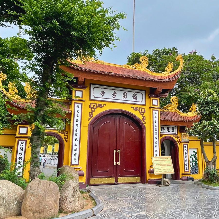 Half Day Private Hanoi City Tour with Street Food Adventure