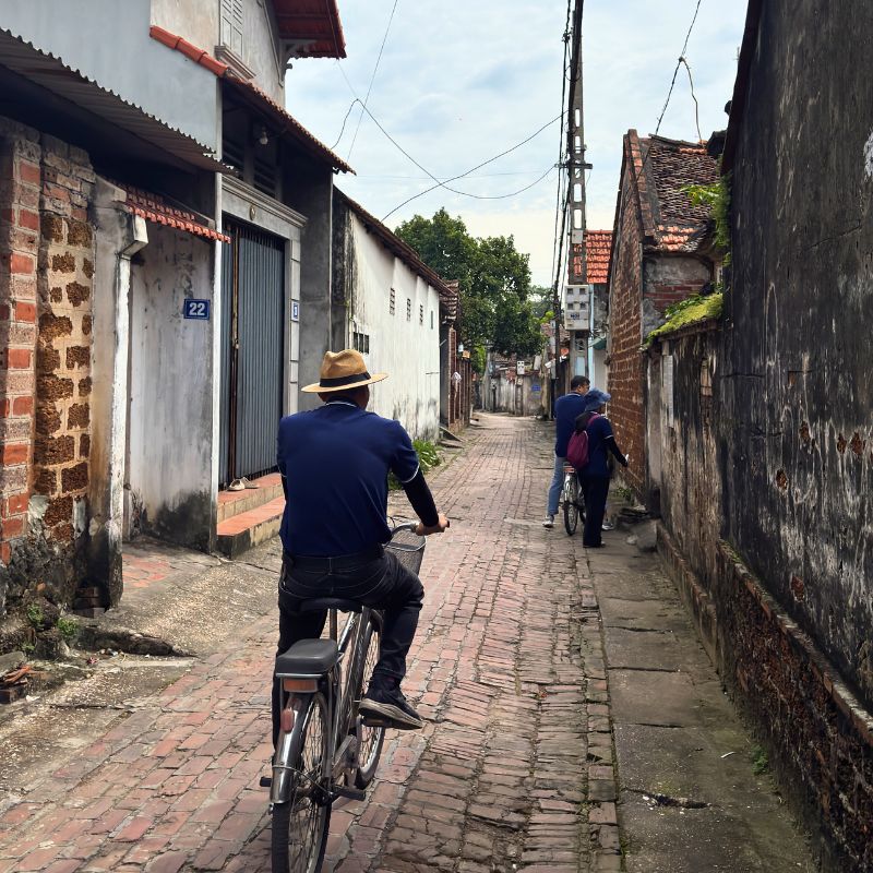 Full-Day-Duong-Lam-Ancient-Village (10) Full Day Duong Lam Ancient Village