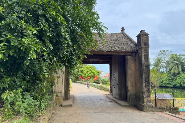 Full Day Duong Lam Ancient Village